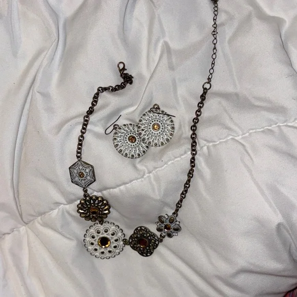 Elegant Multi-Color Necklace and Earring Set - Picture 1 of 5